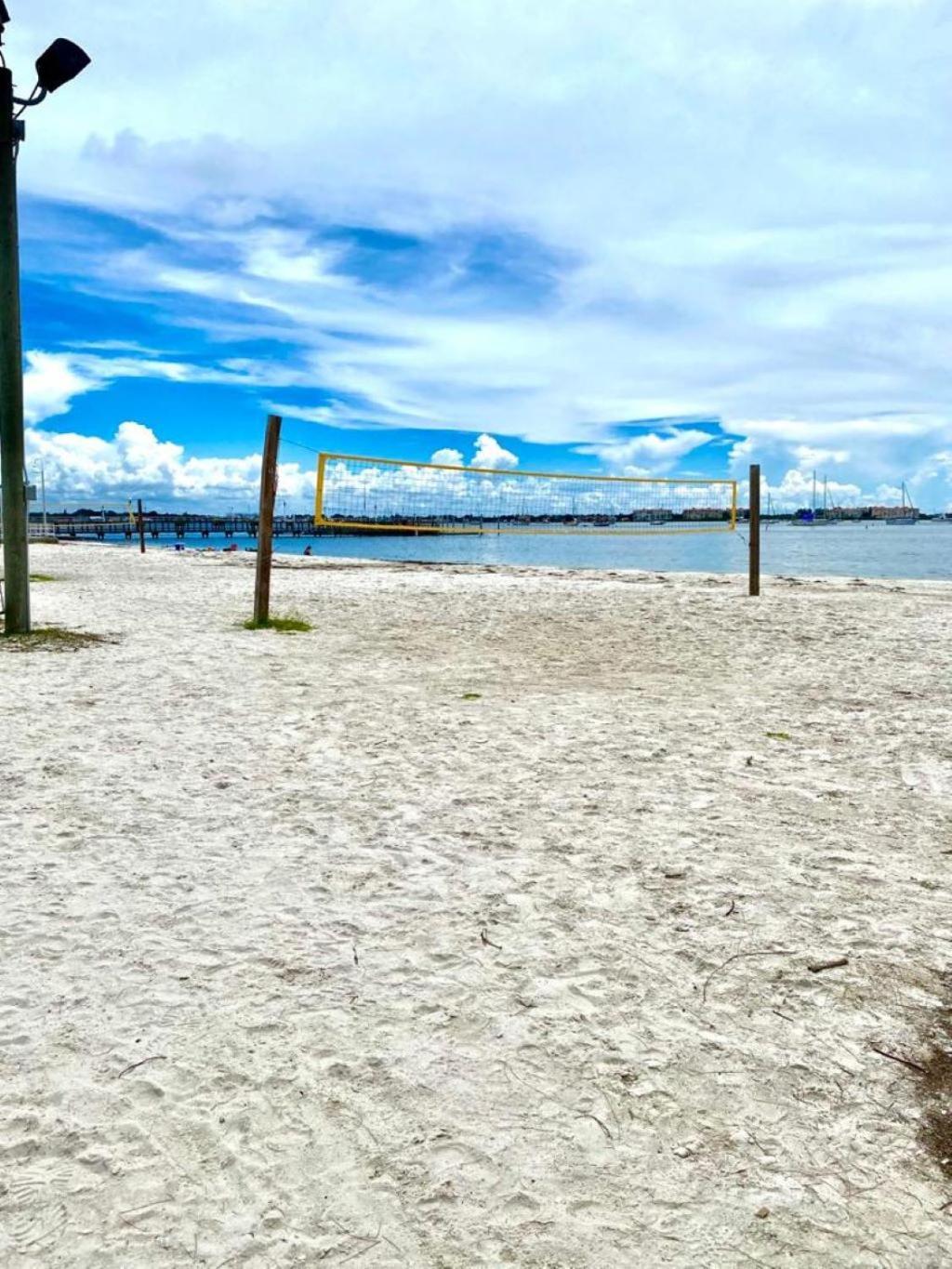 Lovely Vacation Home 1 Block From Beach & Downtown Gulfport São Petersburgo Exterior foto